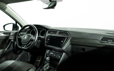 Volkswagen Tiguan II, 2018 год, 2 599 777 рублей, 9 фотография