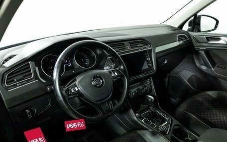 Volkswagen Tiguan II, 2018 год, 2 599 777 рублей, 11 фотография