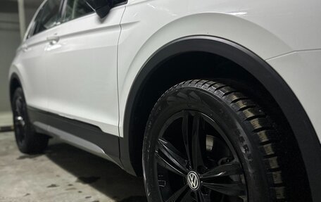 Volkswagen Tiguan II, 2018 год, 2 550 000 рублей, 4 фотография