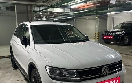 Volkswagen Tiguan II, 2018 год, 2 550 000 рублей, 3 фотография