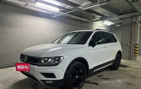 Volkswagen Tiguan II, 2018 год, 2 550 000 рублей, 2 фотография