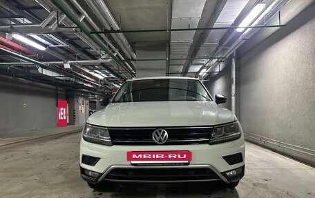 Volkswagen Tiguan II, 2018 год, 2 550 000 рублей, 8 фотография