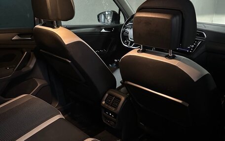 Volkswagen Tiguan II, 2018 год, 2 550 000 рублей, 18 фотография