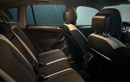 Volkswagen Tiguan II, 2018 год, 2 550 000 рублей, 19 фотография