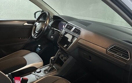 Volkswagen Tiguan II, 2018 год, 2 550 000 рублей, 16 фотография