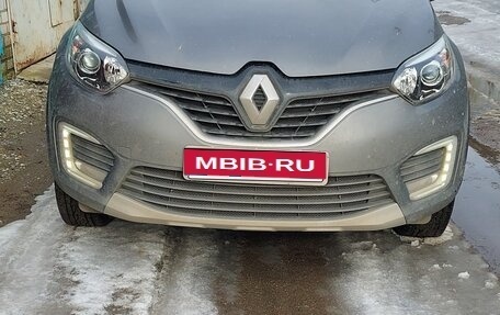 Renault Kaptur I рестайлинг, 2019 год, 1 700 000 рублей, 2 фотография