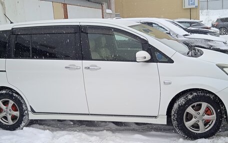 Toyota ISis I, 2010 год, 1 000 000 рублей, 5 фотография