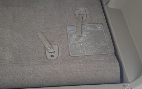 Toyota ISis I, 2010 год, 1 000 000 рублей, 16 фотография