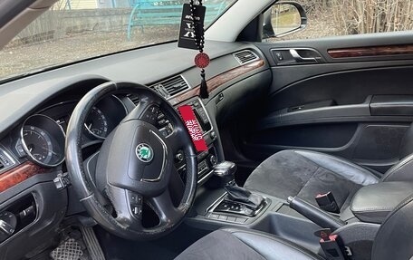 Skoda Superb III рестайлинг, 2011 год, 1 250 000 рублей, 12 фотография