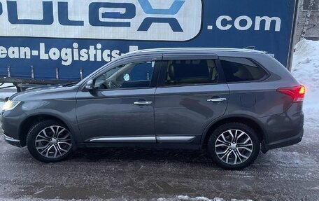 Mitsubishi Outlander III рестайлинг 3, 2017 год, 1 160 000 рублей, 6 фотография