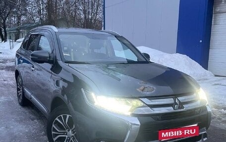 Mitsubishi Outlander III рестайлинг 3, 2017 год, 1 160 000 рублей, 7 фотография