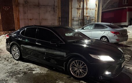 Toyota Camry, 2019 год, 3 100 000 рублей, 4 фотография