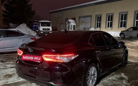 Toyota Camry, 2019 год, 3 100 000 рублей, 5 фотография