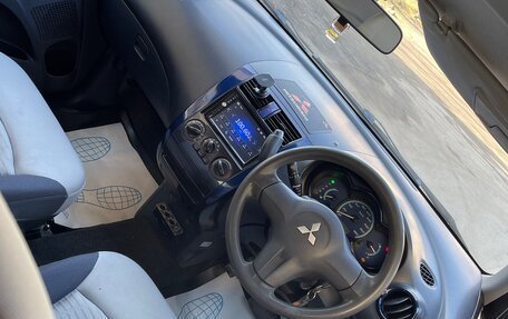 Mitsubishi Colt VI рестайлинг, 2003 год, 299 999 рублей, 10 фотография