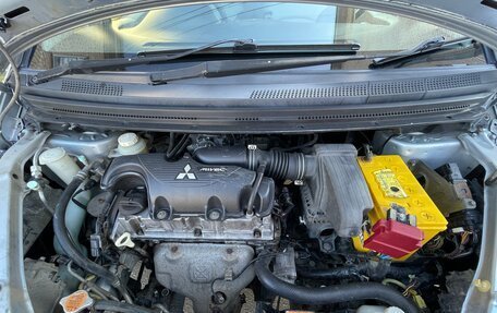 Mitsubishi Colt VI рестайлинг, 2003 год, 299 999 рублей, 11 фотография