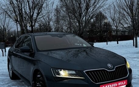 Skoda Superb III рестайлинг, 2017 год, 2 490 000 рублей, 3 фотография