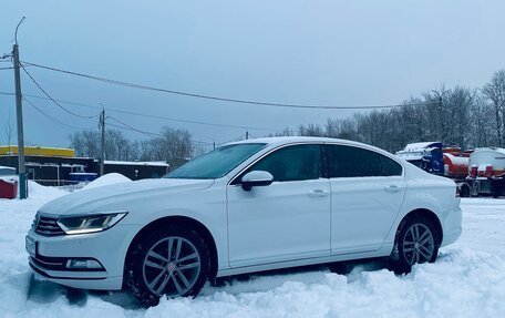 Volkswagen Passat B8 рестайлинг, 2019 год, 1 890 000 рублей, 2 фотография