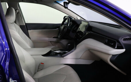 Toyota Camry, 2021 год, 3 597 000 рублей, 10 фотография