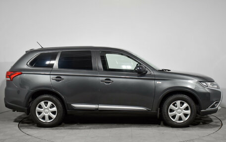 Mitsubishi Outlander III рестайлинг 3, 2016 год, 1 780 000 рублей, 4 фотография