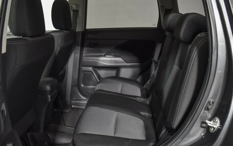 Mitsubishi Outlander III рестайлинг 3, 2016 год, 1 780 000 рублей, 11 фотография