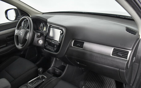 Mitsubishi Outlander III рестайлинг 3, 2016 год, 1 780 000 рублей, 12 фотография