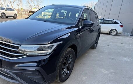 Volkswagen Tiguan II, 2022 год, 3 200 000 рублей, 8 фотография