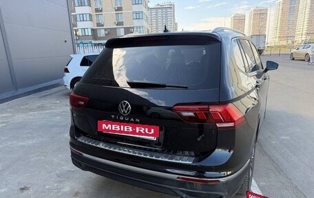 Volkswagen Tiguan II, 2022 год, 3 200 000 рублей, 5 фотография