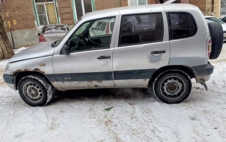 Chevrolet Niva I рестайлинг, 2004 год, 235 000 рублей, 3 фотография
