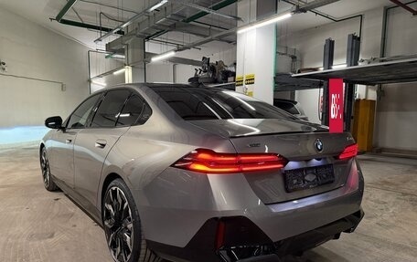 BMW 5 серия, 2025 год, 12 975 000 рублей, 10 фотография