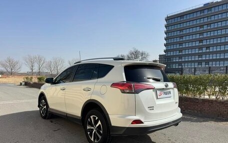 Toyota RAV4, 2019 год, 2 090 000 рублей, 4 фотография