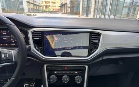 Volkswagen T-Roc R I, 2022 год, 1 652 000 рублей, 13 фотография