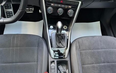 Volkswagen T-Roc R I, 2022 год, 1 652 000 рублей, 15 фотография