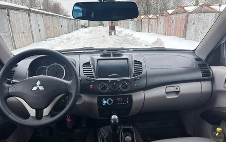 Mitsubishi L200 IV рестайлинг, 2013 год, 1 190 000 рублей, 10 фотография