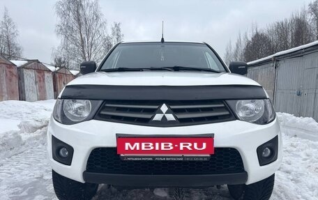 Mitsubishi L200 IV рестайлинг, 2013 год, 1 190 000 рублей, 2 фотография