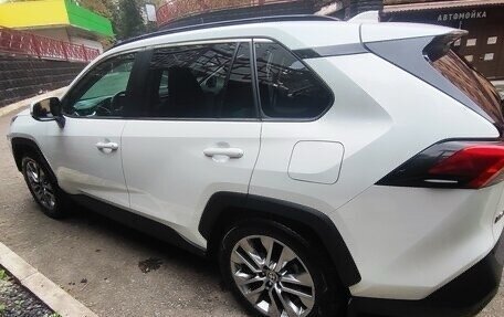 Toyota RAV4, 2021 год, 3 370 000 рублей, 8 фотография