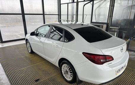 Opel Astra J, 2013 год, 745 000 рублей, 2 фотография