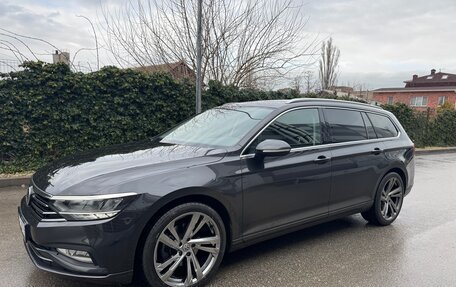 Volkswagen Passat B8 рестайлинг, 2019 год, 1 990 000 рублей, 11 фотография