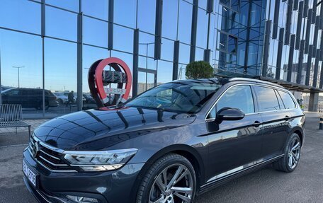 Volkswagen Passat B8 рестайлинг, 2019 год, 1 990 000 рублей, 10 фотография