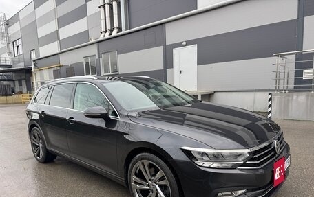 Volkswagen Passat B8 рестайлинг, 2019 год, 1 990 000 рублей, 14 фотография