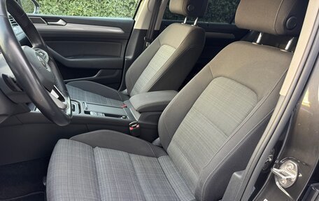 Volkswagen Passat B8 рестайлинг, 2019 год, 1 990 000 рублей, 28 фотография