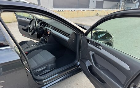 Volkswagen Passat B8 рестайлинг, 2019 год, 1 990 000 рублей, 30 фотография