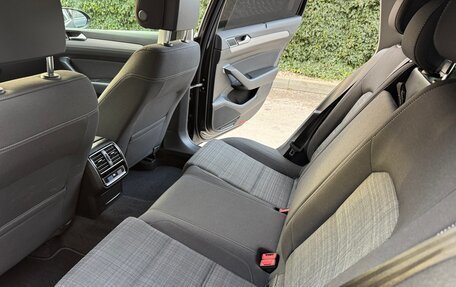 Volkswagen Passat B8 рестайлинг, 2019 год, 1 990 000 рублей, 33 фотография