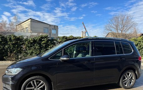 Volkswagen Touran III, 2019 год, 1 990 000 рублей, 10 фотография