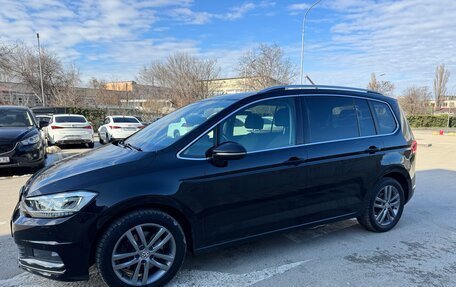 Volkswagen Touran III, 2019 год, 1 990 000 рублей, 20 фотография