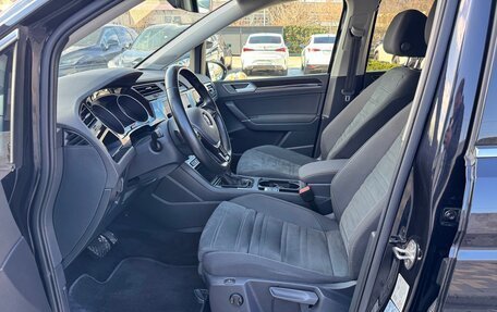 Volkswagen Touran III, 2019 год, 1 990 000 рублей, 22 фотография