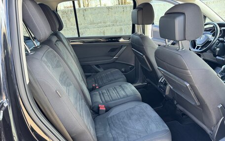 Volkswagen Touran III, 2019 год, 1 990 000 рублей, 26 фотография