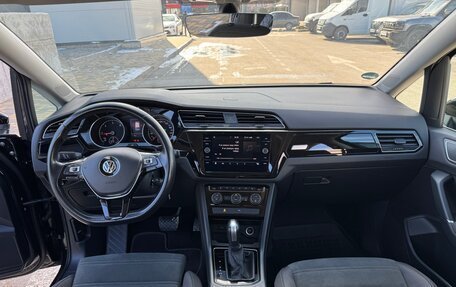 Volkswagen Touran III, 2019 год, 1 990 000 рублей, 28 фотография