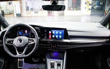 Volkswagen Golf VIII, 2023 год, 1 860 060 рублей, 10 фотография