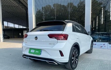 Volkswagen T-Roc I, 2023 год, 1 470 060 рублей, 5 фотография