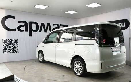 Toyota Voxy III, 2014 год, 1 695 000 рублей, 7 фотография